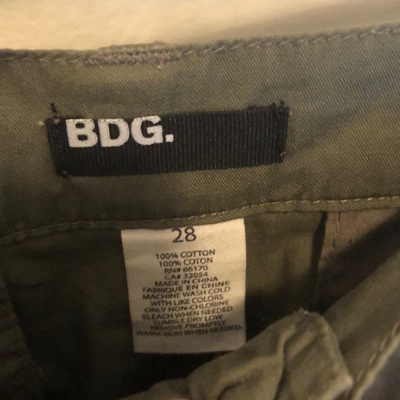Olive green BDG trousers, lightly worn, size 28. - Picture 3 of 5